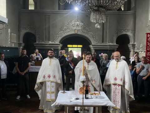 IMG-9cbfac368333cc270a4b8a301c4eb75f-V_resize