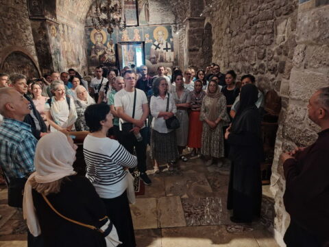 IMG-aef0ee177cb06e74f15fe56b1a869a5c-V_resize