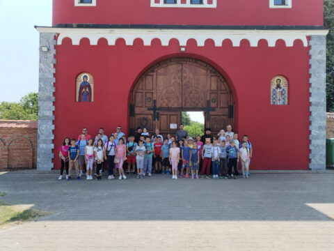 IMG-c36905925b3c0658958f7795364c1013-V_resize