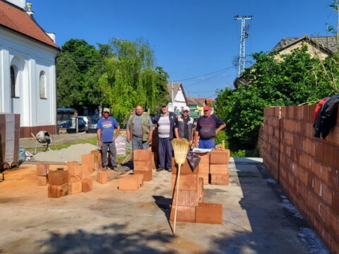 IMG-ca2cf6175aa5c8dbe322a8600d4341d7-V_resize