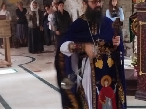 IMG-e8e18bd8bfd18b5a33dafc3c3ee75a4f-V_resize