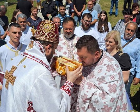 IMG-ebf4b98723f74584605bc69007ead821-V_resize