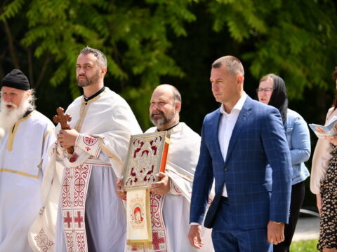 ZOL_6837_resize_resize