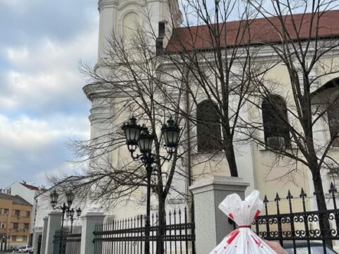 IMG-8d87e32ebc08078f14ee5f3cd524a023-V_resize