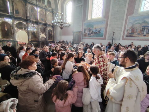 IMG-f9e4d024cc5426583e5531051dfd902a-V_resize