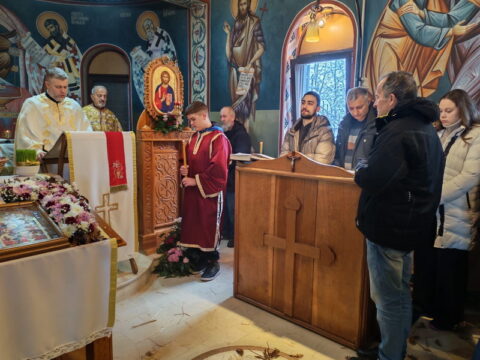 dc6fb1b7-ea46-4fa5-b8eb-0cfc2fc00c18_resize