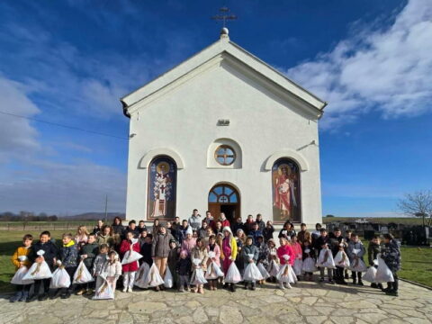 IMG-07a95b21f4fa6ce4f9ad5911787f0d7d-V_resize