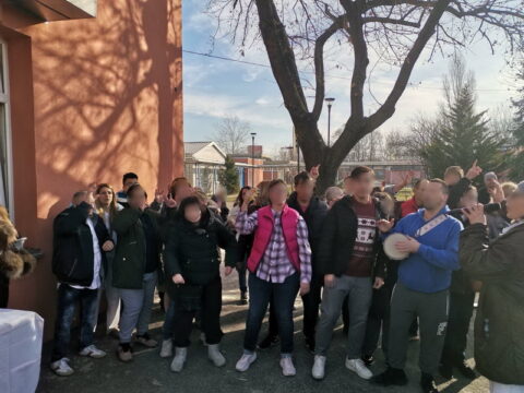 IMG-28af730017031b942d8e503b8fe3c67a-V_resize