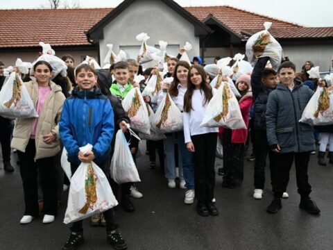 IMG-3bde304cce577661d004d7ffb9ef9605-V_resize