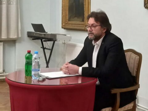 960d1f03-c392-4312-b5c1-13e6f07c7e66_resize_resize