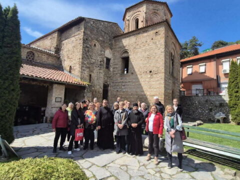 91825268-9e68-4a76-8581-5fe5ef11db2b_resize_resize