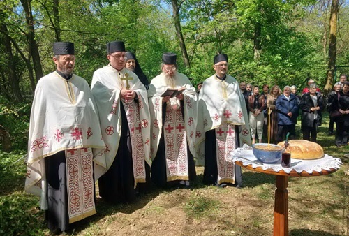 Парастос и предавање