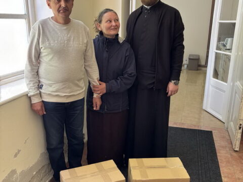 IMG-4f50332d6bc5fce2267baea7003c19d9-V_resize