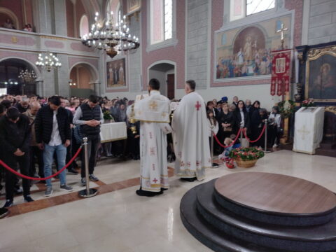 IMG-8f445d8f9bf410c56b1d85b19a5c5b50-V_resize