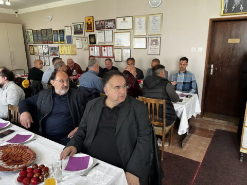 IMG-99060caa1477d65a0dcffa37e15eb790-V_resize