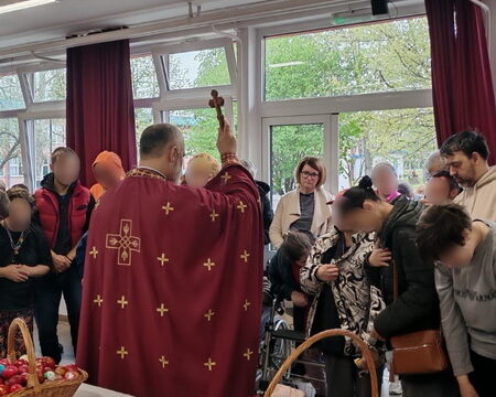 IMG-a1918f8d60106097a36ff02298df80b9-V_resize