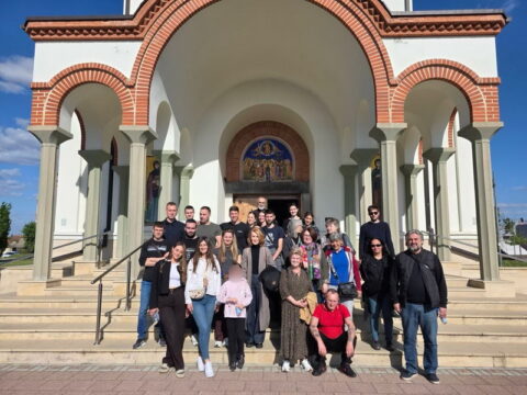 IMG-b4520721d81124147440eab95edee5c5-V_resize