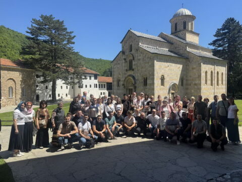 IMG-0e9b87d3a1cce72ff9a8be296958bbf1-V_resize