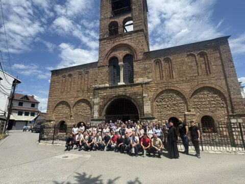 IMG-0f4e4bfd002363a244259817119a4b63-V_resize