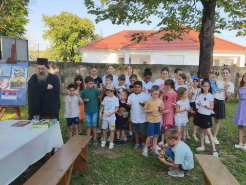 IMG-96284eeb761382ee00790ed14937c2bc-V_resize