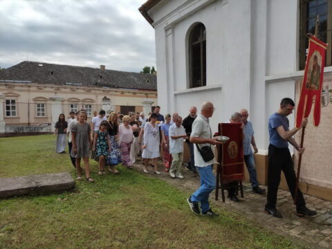IMG-7a55a318cafc5d2cea643d1929abb4e4-V_resize