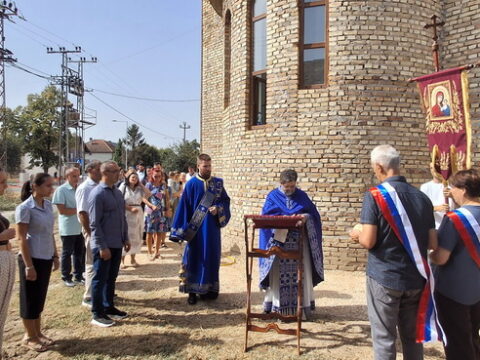 1000085764300_resize