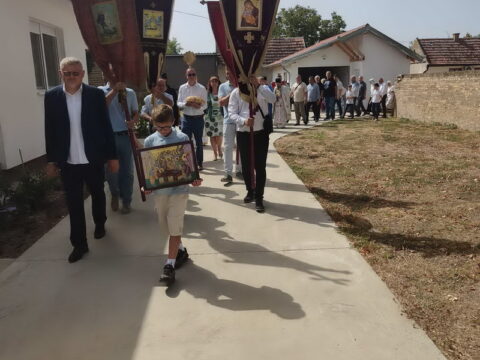 20260829_013815_resize