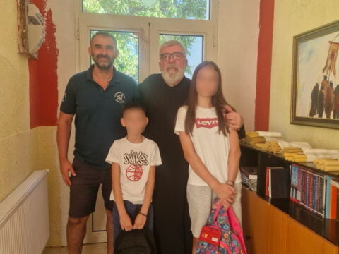 IMG-c01a616b3b07cb5f9c3de8933204de0e-V_resize