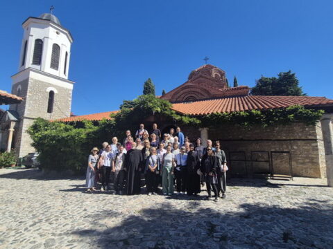 IMG-1823cf52dace2bee46e4718e074487fe-V_resize