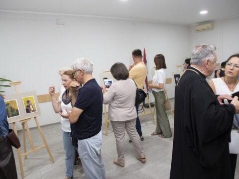 IMG-4787ad091a1c028c10926c9dfc2686b2-V_resize