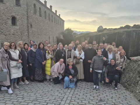 IMG-3c07a112f8bc561177331730e5364b46-V_resize